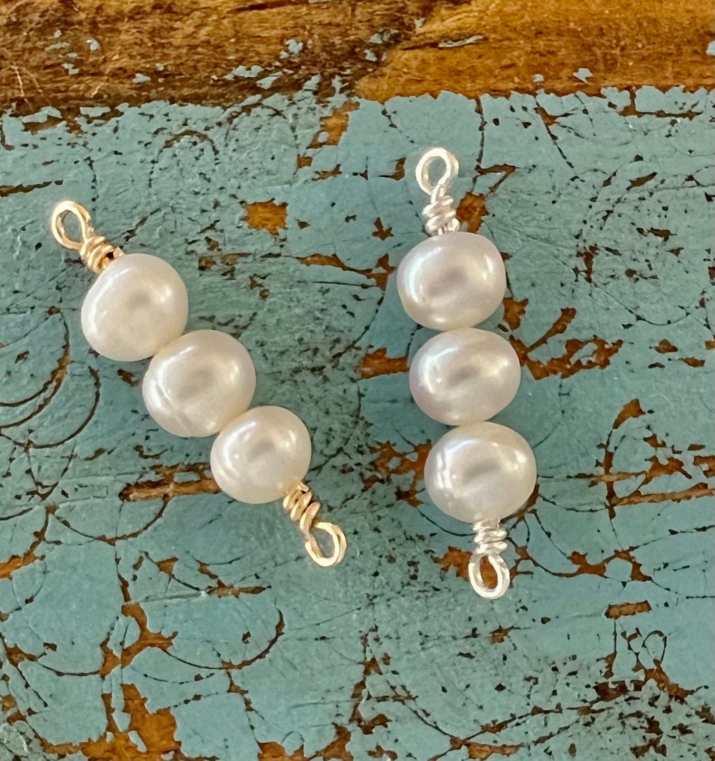 Fresh Water Pearl Triple Bead Connector 4mm in a set of 5